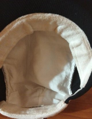 Gorra bicolor negra y blanca
