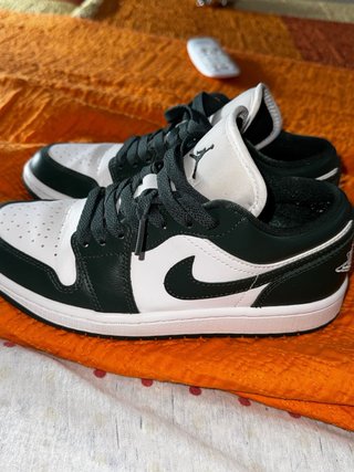 Zapatillas Jordan Blancas y Verdes
