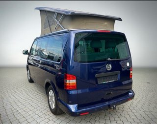 furgoneta camper Volkswagen California beach