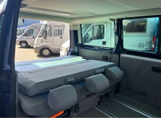 furgoneta camper Volkswagen California beach