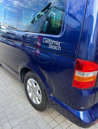 furgoneta camper Volkswagen California beach