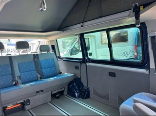 furgoneta camper Volkswagen California beach