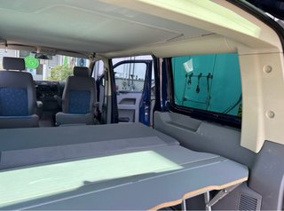 furgoneta camper Volkswagen California beach