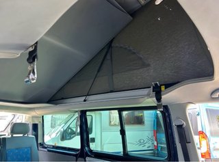 furgoneta camper Volkswagen California beach