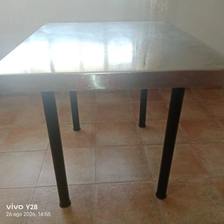 Mesa grande inoxidable 1,01m largo  Y 81cm ancho