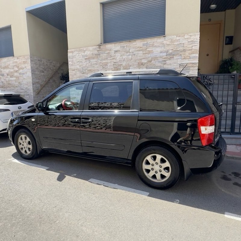 KIA Carnival 2007 - foto 1