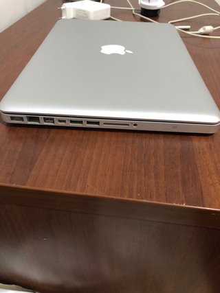 MacBook Pro 13 i5 4GB 320GB