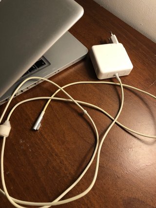 MacBook Pro 13 i5 4GB 320GB