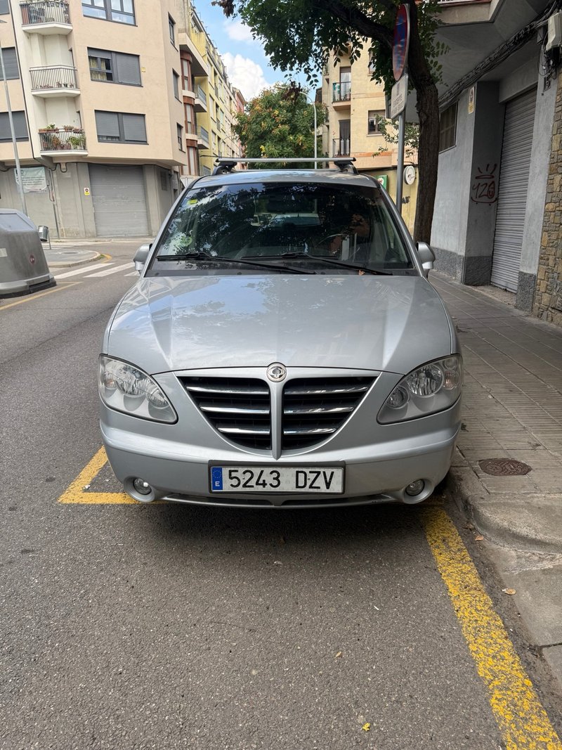SsangYong Rodius 2008 - foto 1