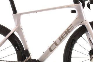 Bicicleta Cube Agree ON1 C:62 Di2 12V t.56 Reacondicionada