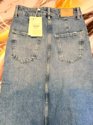 Falda vaquera Bershka desgastada talla XS