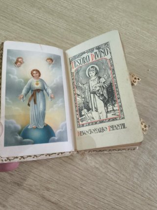 Tesoro divino DEVOCIONARIO para niños