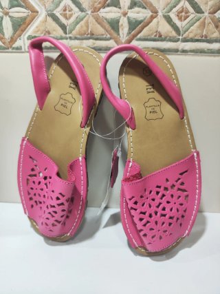 Sandalias rosas piel niña talla 33