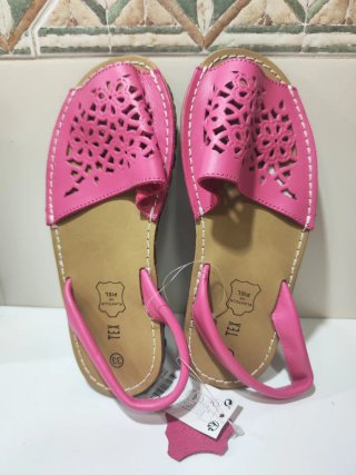 Sandalias rosas piel niña talla 33