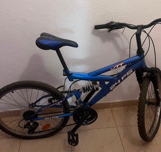 Bicicleta de montaña azul 24 FS