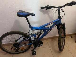 Bicicleta de montaña azul 24 FS