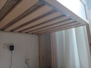 Cama alta 90x200 con escalera y 2 colchones