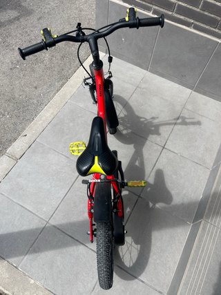 Bicicleta infantil roja 16