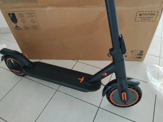 Patinete Eléctrico nuevo en su caja