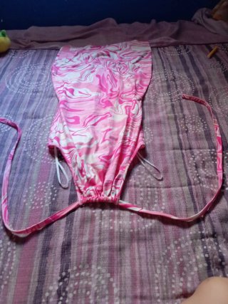 Vestido halter estampado rosa y blanco