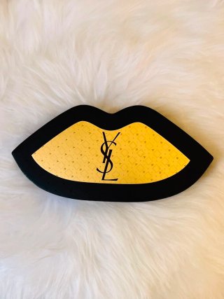 Juego de 5 pintalabios YSL dorados