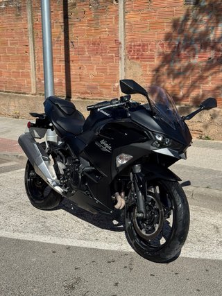 Moto kawasaki ninja 500 2026
