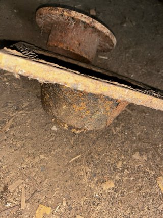 Tapa y alcantarilla de hierro