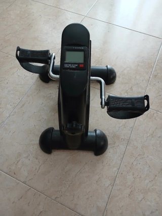 Máquina de pedales negra