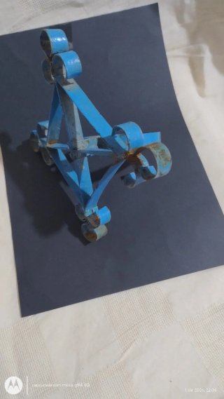 Maceteros de forja azul
