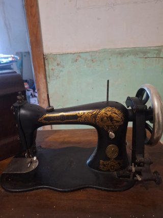 Máquina de coser Singer antigua