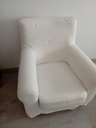 Sillón de tela blanco