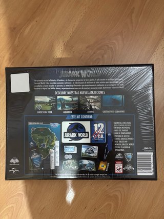 Jurassic World Deluxe Kit Caja Coleccionista