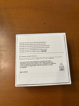 Airpods 4 con cancellazione rumore