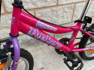 Bicicleta niña Conor Fantasy 14 y Patinete
