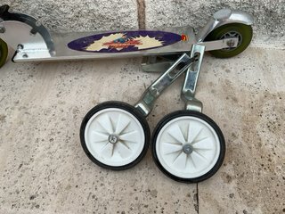 Bicicleta niña Conor Fantasy 14 y Patinete