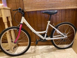 Bicicleta blanca y rosa Negociable