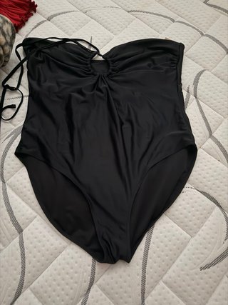 Bikini rojo lunares blancos