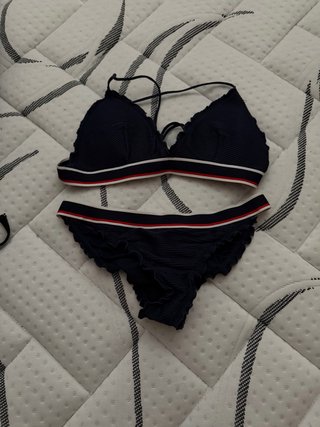 Bikini rojo lunares blancos