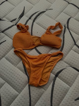 Bikini rojo lunares blancos