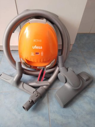 Aspiradora Ufesa Activa Naranja