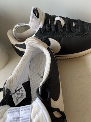 Zapatillas Nike Cortez Negras y Blancas Talla 38