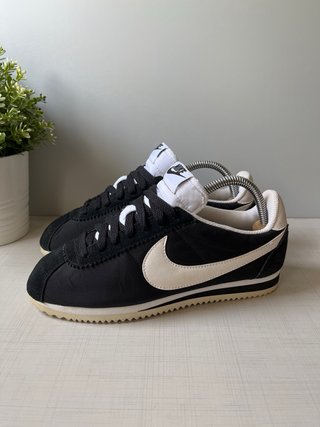 Zapatillas Nike Cortez Negras y Blancas Talla 38
