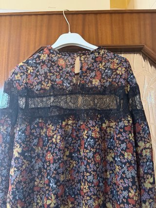 Camicia Pinko floreale con pizzo nero