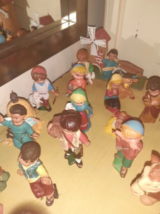 Belén cabezones de plástico completo