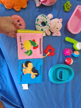 Juguetes Bebé: Peluche, Bañera, Libro
