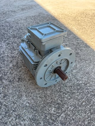 Motor Eléctrico Industrial Trifásico