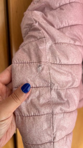 Chaqueta deportiva rosa y gris