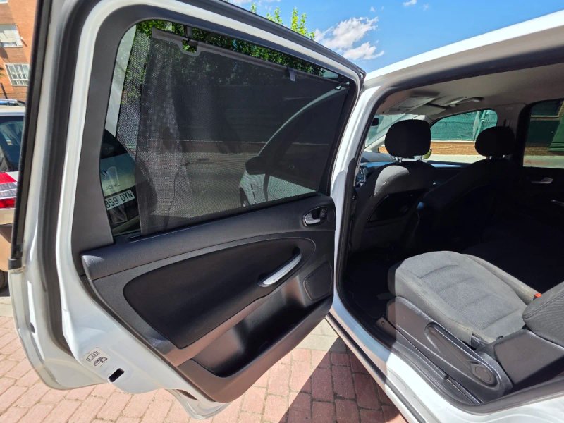 Ford S-Max 2010, foto 21