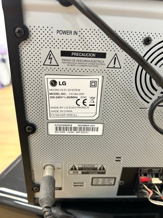 LG FA164 Micro Hi-Fi + 2 altavoces + mando