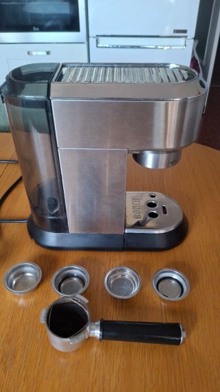 Cafetera DeLonghi Dedica